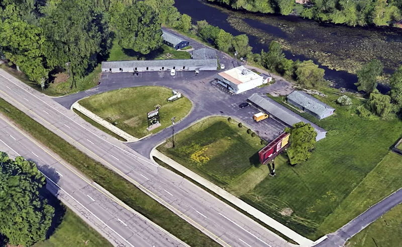 Willow Lakes Motel & Party Store - Real Estate Photos (newer photo)